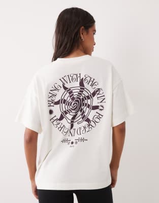 4505 Heavyweight Cotton Oversized T-shirt With Sun Back Print In White