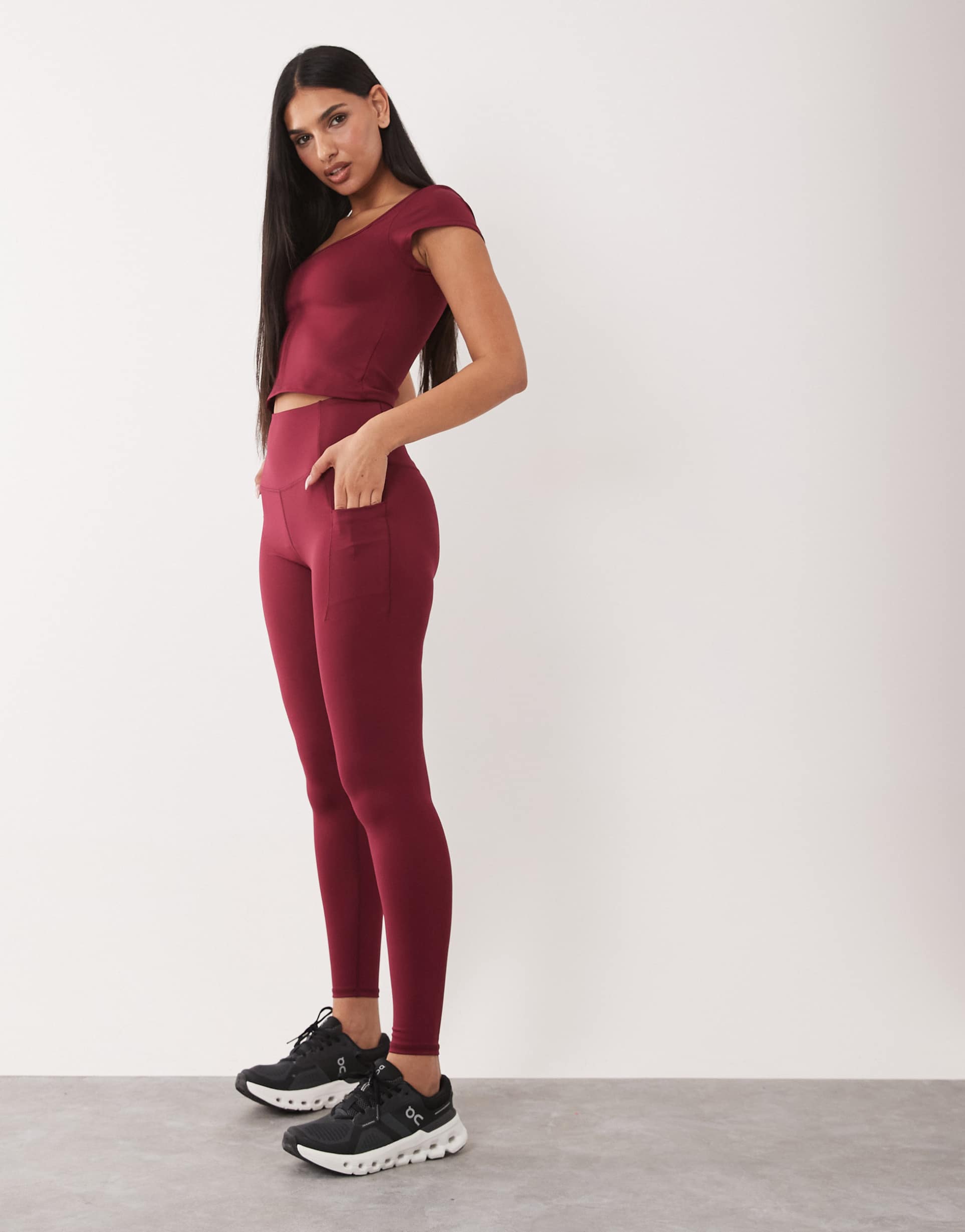 4505 hourglass active waist-snatching high rise gym leggings in cherry red