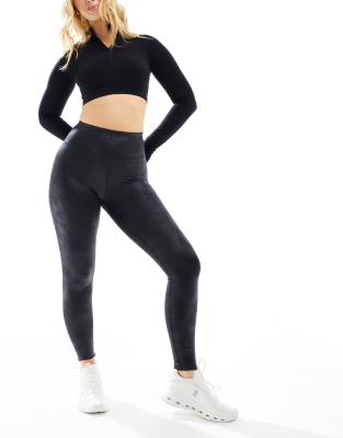 4505 Hourglass Cracked Leather Effect Gym Leggings In Black