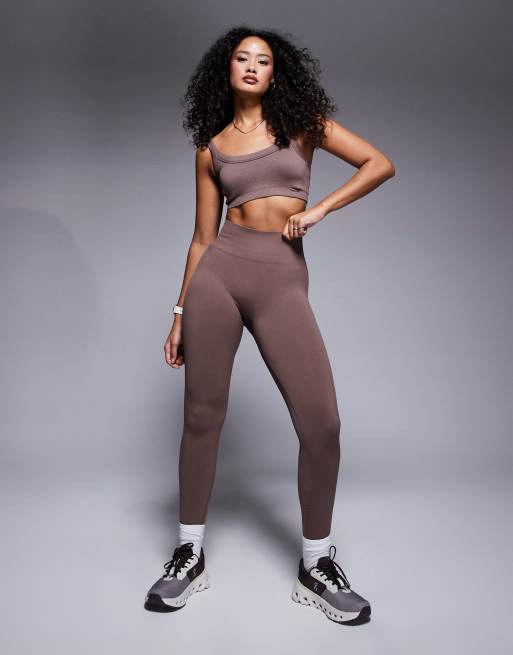 4505 Hourglass - Formgivende og sømløse trænings-leggings i lys chokoladebrun med høj talje 