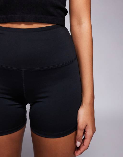 4505 Hourglass - Icon Active - Leggings corti da 13 cm a vita alta neri con tasca per telefono, 4 di 5