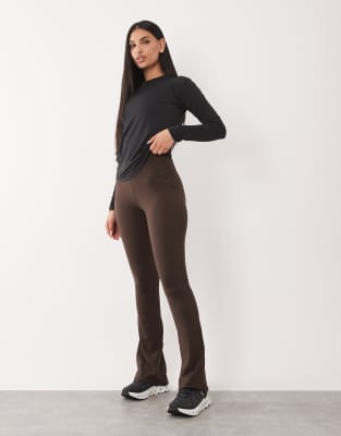 4505 Hourglass Icon Soft Touch High Waist Slim Kick Yoga Leggings In Brown