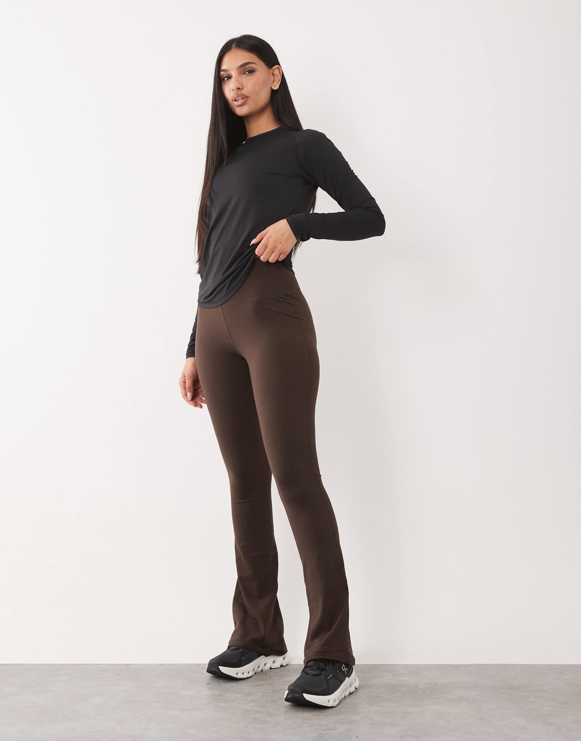 4505 hourglass icon soft touch high waist slim kick yoga leggings in chocolate