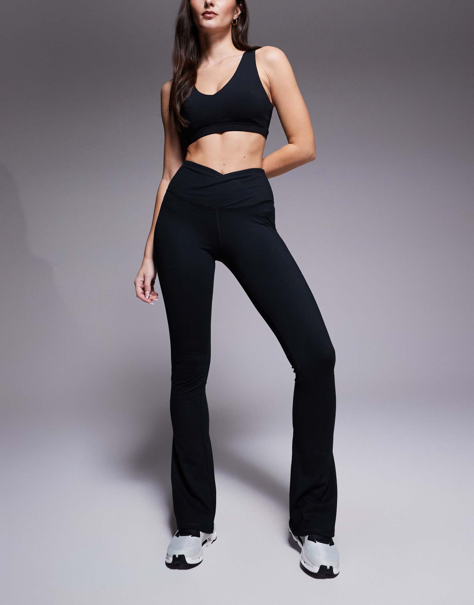 4505 Черные леггинсы kick yoga Icon soft touch с обтягивающей талией и иконой песочных часов для йоги