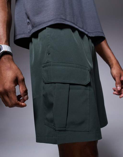 4505 Icon 18cm quick dry training cargo shorts with zip pockets in deep khaki, 4 of 5