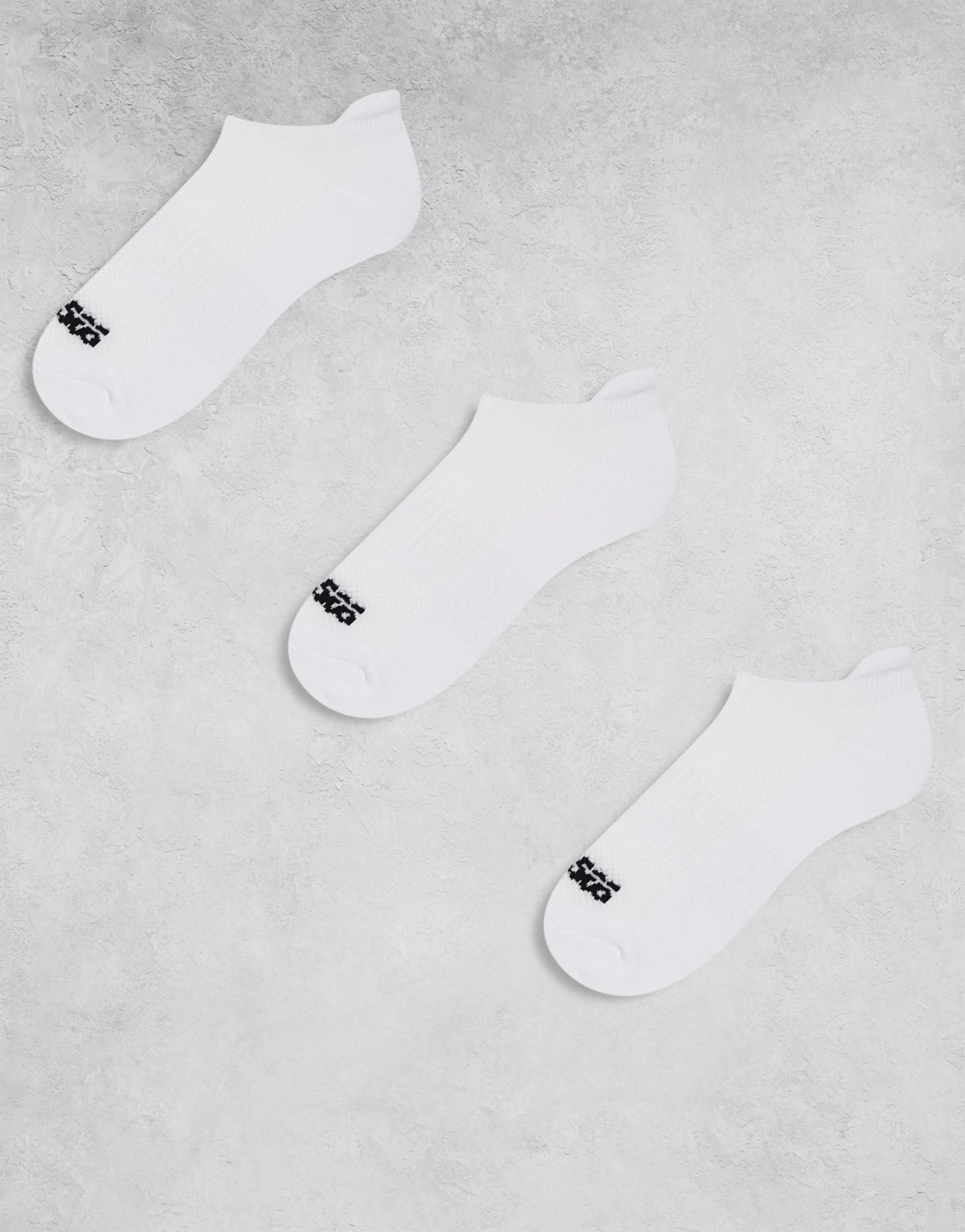 4505 icon 3 pack quick dry sneaker sport socks in white