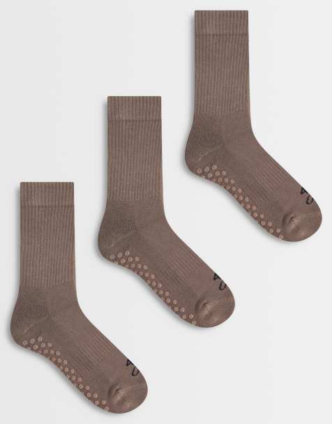 4505 – Icon – 3er-Pack rutschfeste, griffige Pilates-Crew-Socken in Rehbraun - view 1