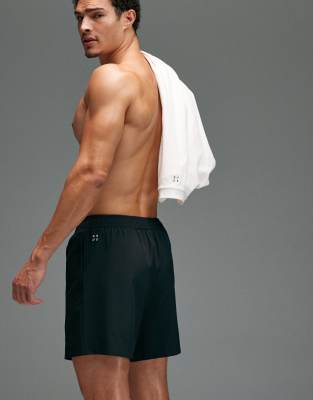 Icon 5 - Schnelltrocknende Trainingsshorts in Schwarz mit Reißverschlusstaschen Schwarz L