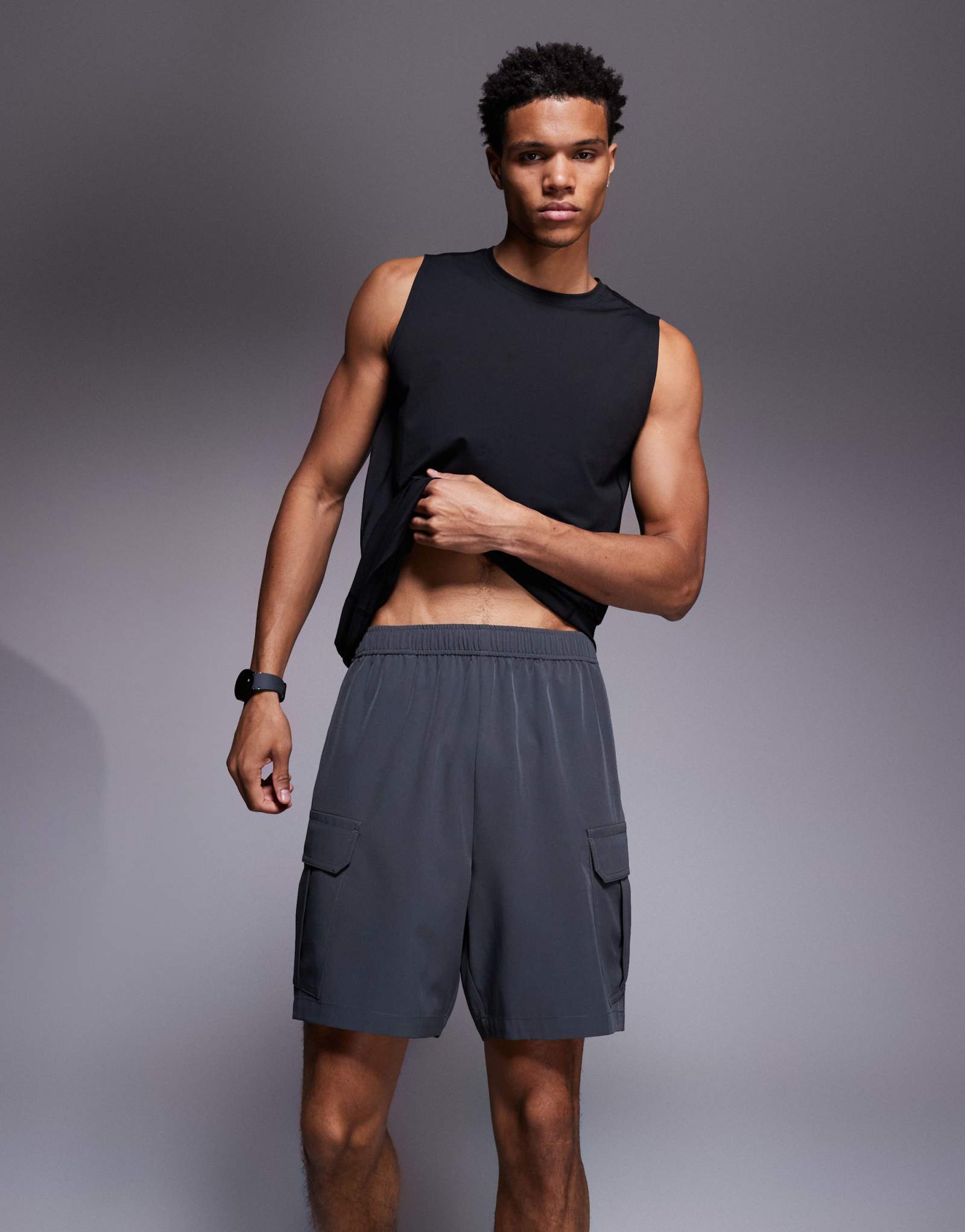 4505 Icon 7-дюймовые быстросохнущие тренировочные шорты-карго с карманами на молнии цвета древесного угля