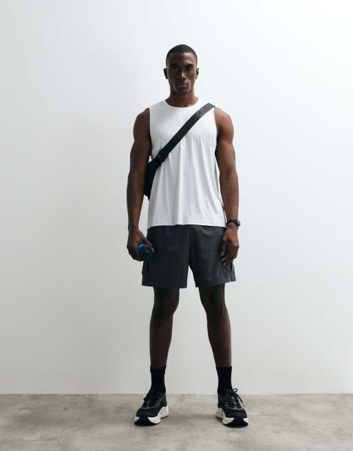 4505 Icon 7 inch quick dry training cargo shorts with zip pockets in charcoal, 2 of 5