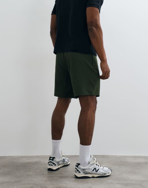4505 – Icon 7 – Schnelltrocknende Trainingsshorts in Khaki mit Reißverschlusstaschen, 4 von 5