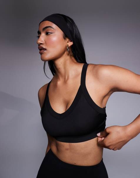 4505 Icon active medium support sports bra with removable padding and adjustable straps in black