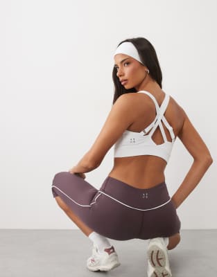 4505 Icon Active High Support Scoop Neck Sports Bra With Adjustable Straps In White