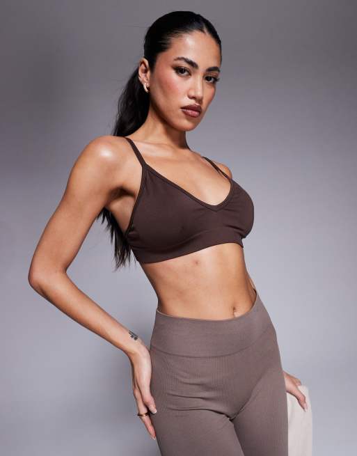 4505 - Icon - Active Intimate - Naadloze sport-bh met lichte ondersteuning in cacao 