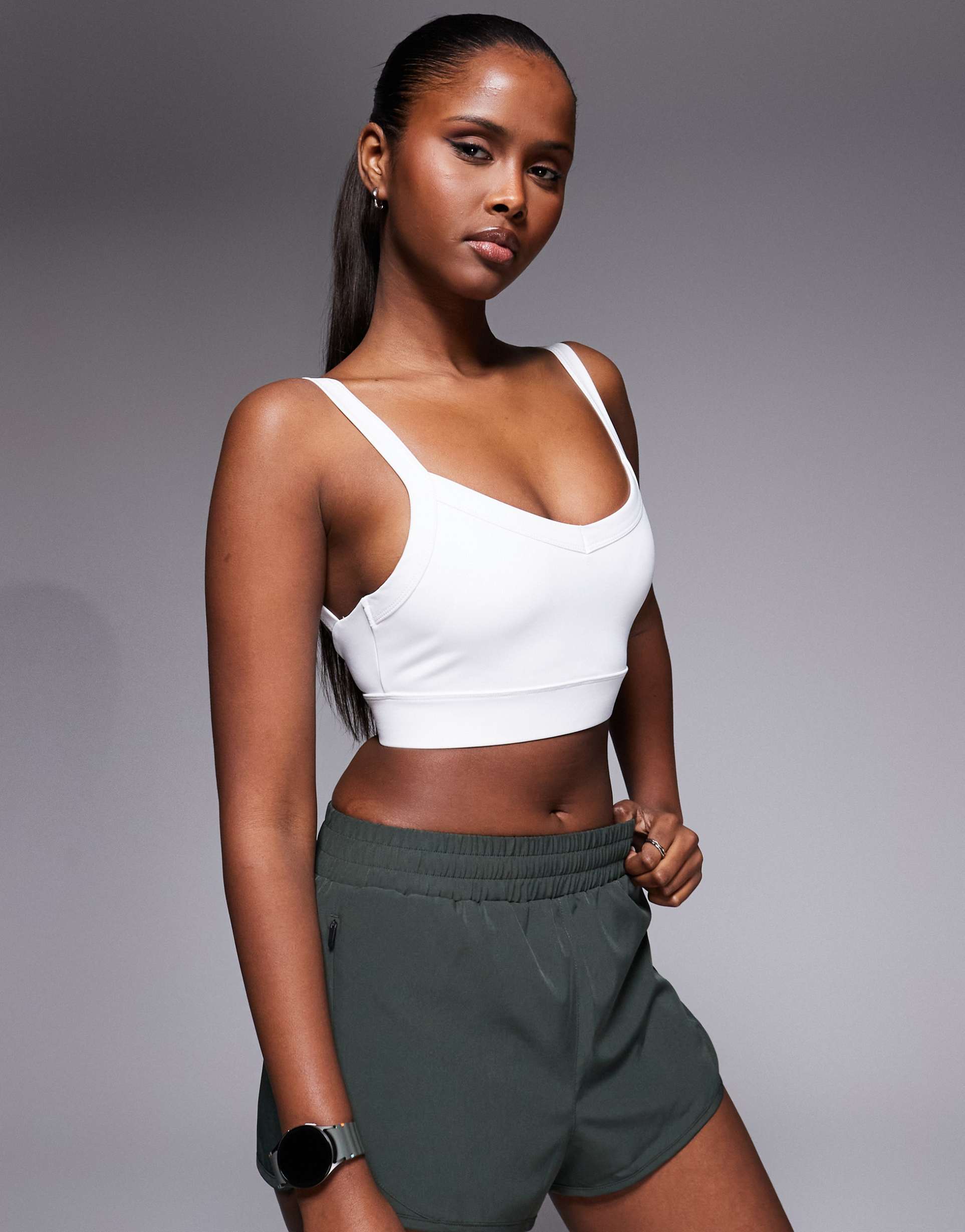 4505 icon active medium support sports bra with removable padding and adjustable straps in white