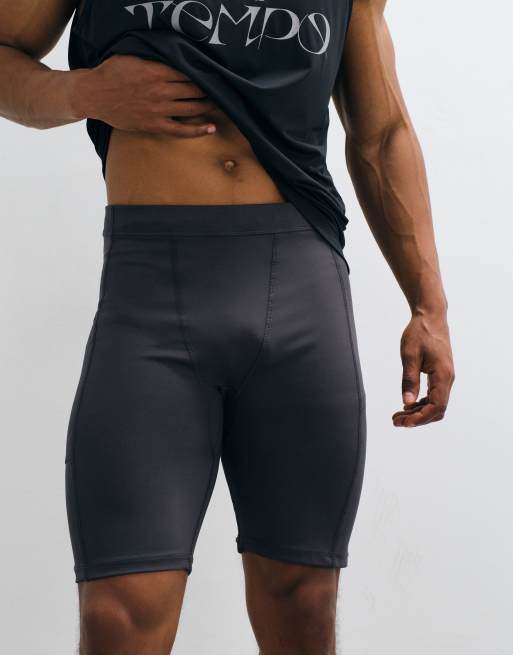 4505 Icon active quick dry base layer training half tight with phone pocket in charcoal, 4 of 5