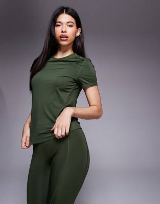 4505 - Icon Active - Schnelltrocknendes Performance-T-Shirt in Khaki-Grün