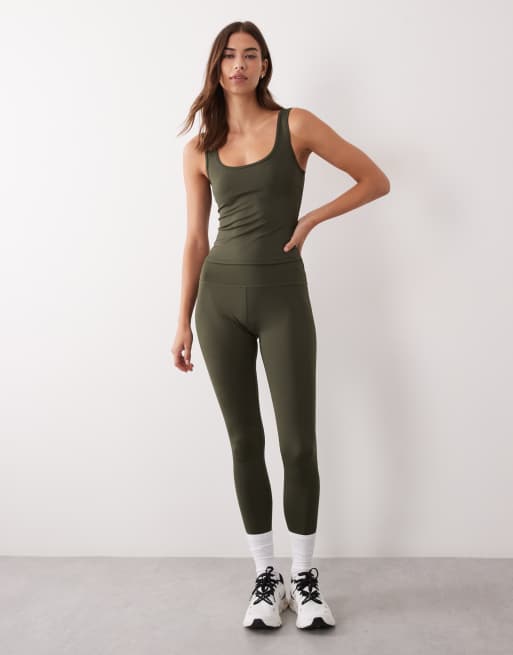 4505 Icon active slightly cropped singlet in khaki, 3 of 4