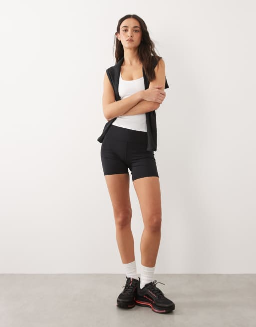 4505 Icon active slightly cropped singlet in white, 3 of 4