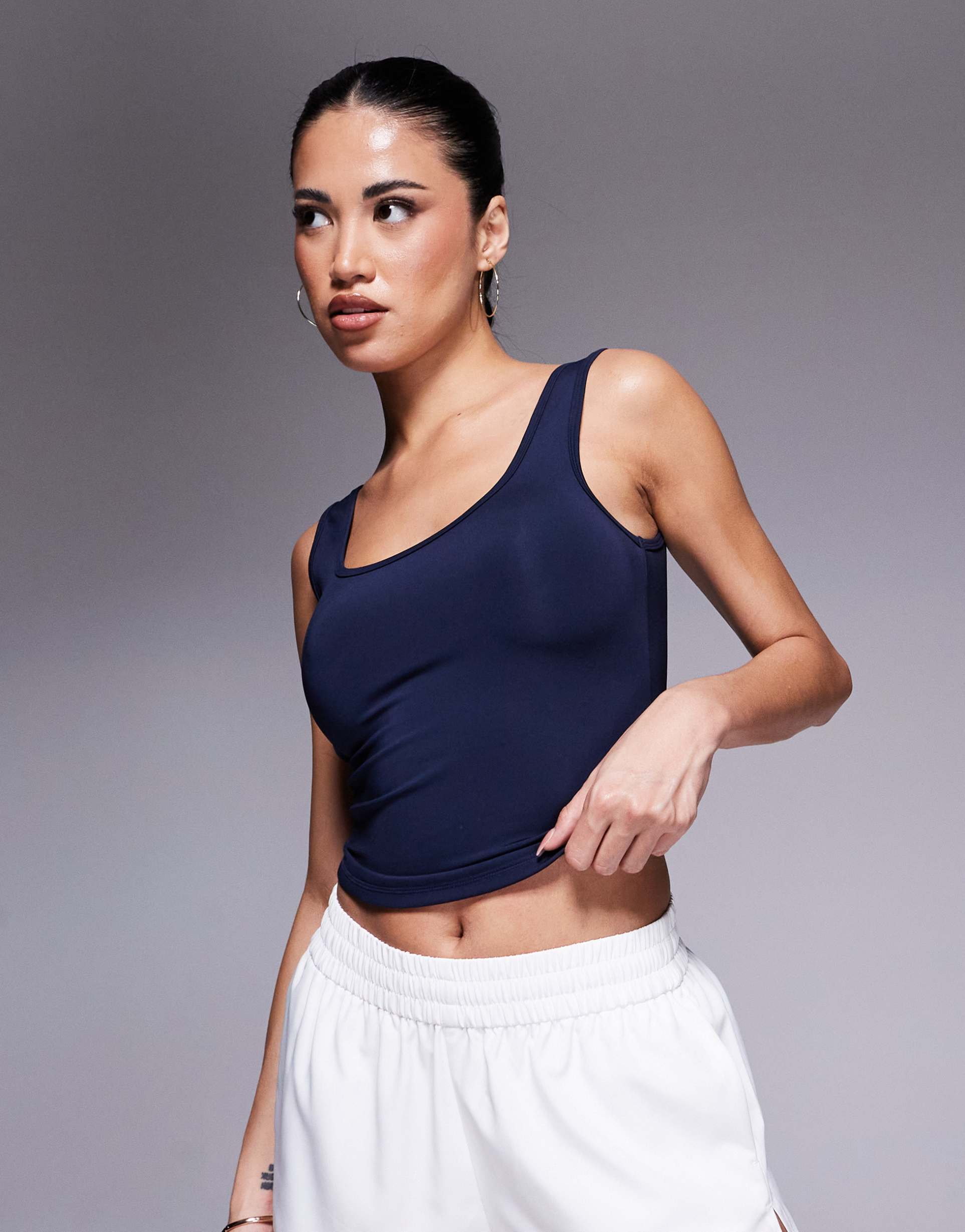 4505 icon active slightly cropped tank top in deep navy