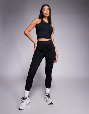 4505 Icon Active Tank Top With Inner Bra And Removable Padding In Black