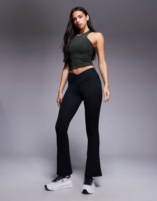 4505 Icon Active Tank Top With Inner Bra And Removable Padding In Green