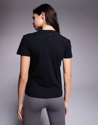 4505 Icon Boxy Fit Cotton T-shirt With Quick Dry Finish In Black