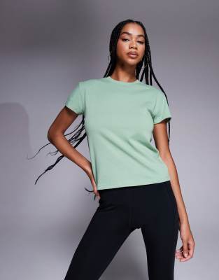 4505 Icon Boxy Fit Cotton T-shirt With Quick Dry Finish