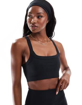 4505 - Icon - Brassière de sport à encolure carrée maintien intermédiaire - Noir