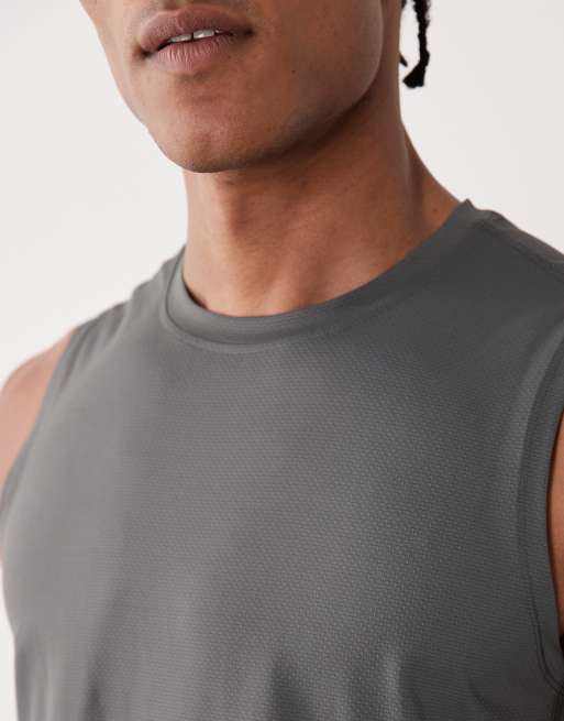 4505 - Icon - Confezione da 2 top senza maniche da allenamento in rete quick dry grigio scuro e bianco, 4 di 5