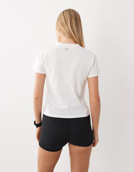 4505 Icon cotton boxy t-shirt with quick dry finish in white, 4 of 4
