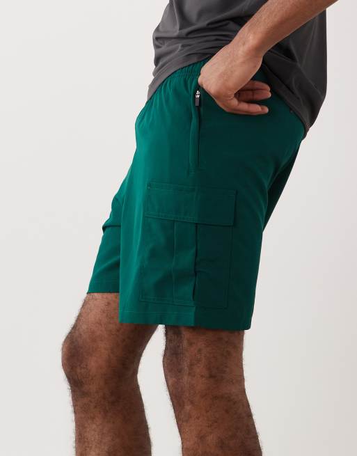 4505 - Icon - Flaskegrønne hurtigttørrende cargo-træningsshorts på 18 cm med lynlåslommer, 3 af 5