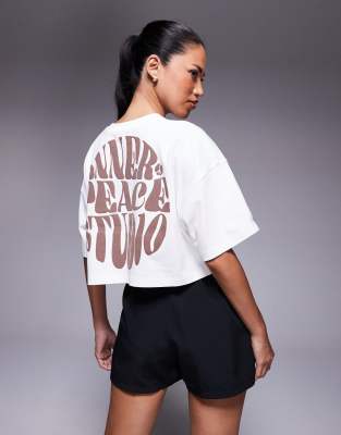 4505 Icon Heavyweight Cotton Cropped T-shirt With Back Print And Quick Dry Finish In White