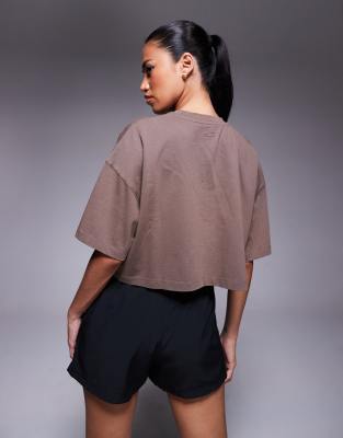 4505 Icon Heavyweight Cotton Cropped T-shirt With Quick Dry Finish In Brown