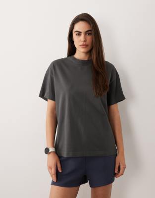 4505 Icon heavyweight cotton oversized t-shirt with quick dry finish in washed g