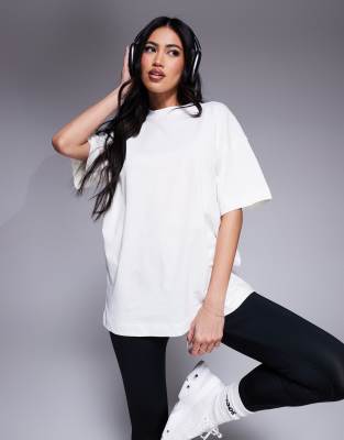 4505 - Icon - Kastenförmiges, schweres T-Shirt aus Baumwolle mit schnelltrocknendem Finish in Wollweiß