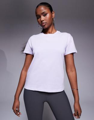 4505 - Icon - Kastiges T-Shirt aus schnell trocknender Baumwolle in Flieder-Lila