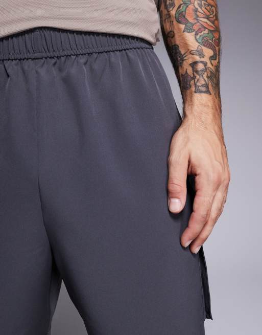 4505 - Icon - Koksgrå hurtigttørrende cargo-træningsshorts på 18 cm, 3 af 5