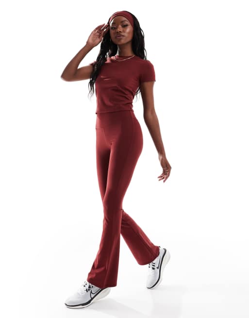4505 - Icon - Legging ajusté puis évasé en tissu doux au toucher - Bordeaux 