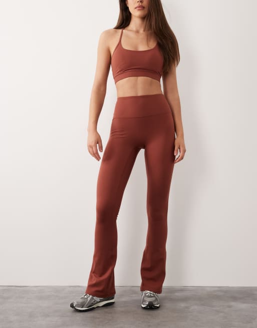 4505 - Icon - Legging de yoga ajusté puis évasé en tissu doux à taille haute - Ambre, 4 de 5