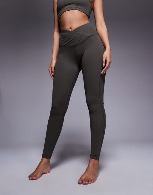 4505 - Icon - Legging de yoga doux à taille croisée - Olive foncé, 4 de 5