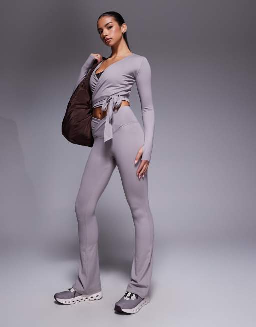 4505 - Icon - Leggings a zampa da yoga slim color visone morbidi al tatto con vita avvolgente
