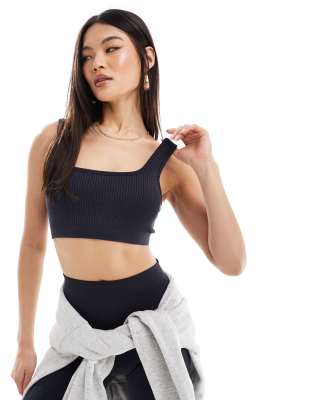4505 Icon Medium Impact Seamless Ribbed Sports Bra With Square Neck In Neutral
