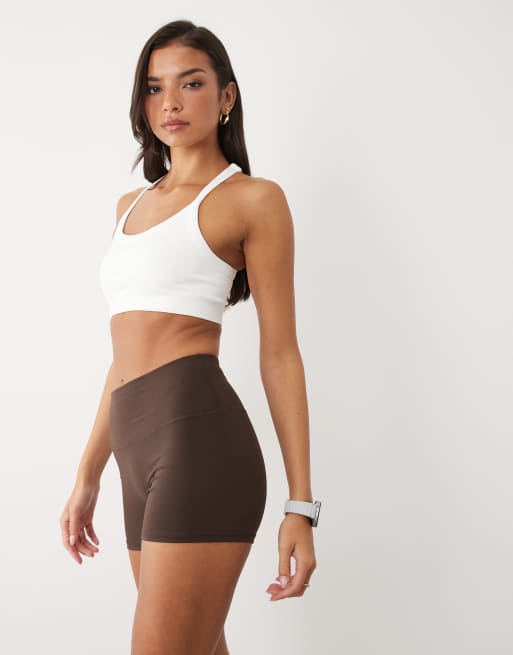 4505 Icon mjuk hög midja 3 tum booty-shorts i chocolate, 2 av 5