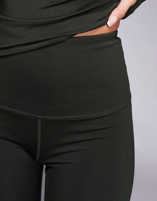 4505 – Icon – Mörka, kakifärgade gymleggings med innerficka och formande design baktill, 4 av 5