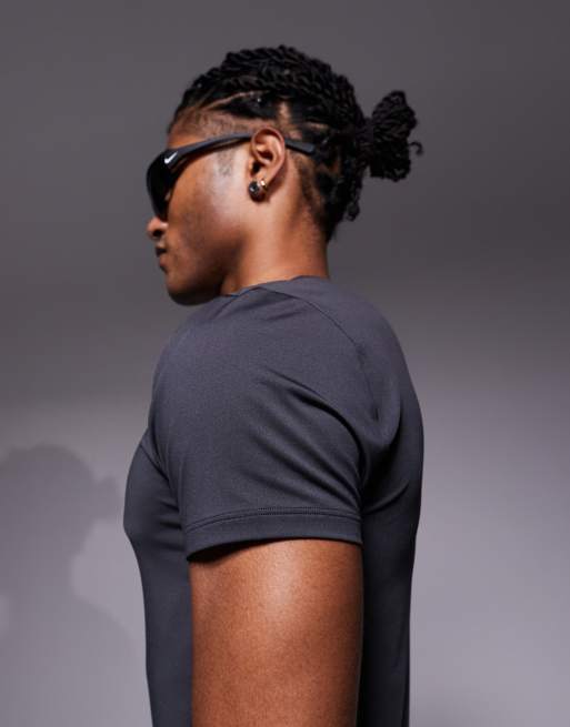  4505 – Icon – Mörkgrå, snabbtorkande tränings-t-shirt i muscle fit, 2 av 5
