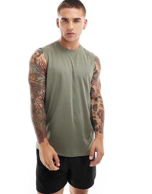 4505 - Icon - Mouwloos sneldrogend trainings-T-shirt in kaki
