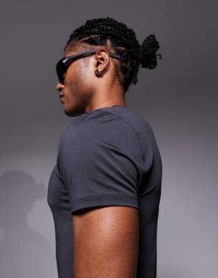 4505 Icon Muscle Fit Training T-shirt With Quick Dry In Gray