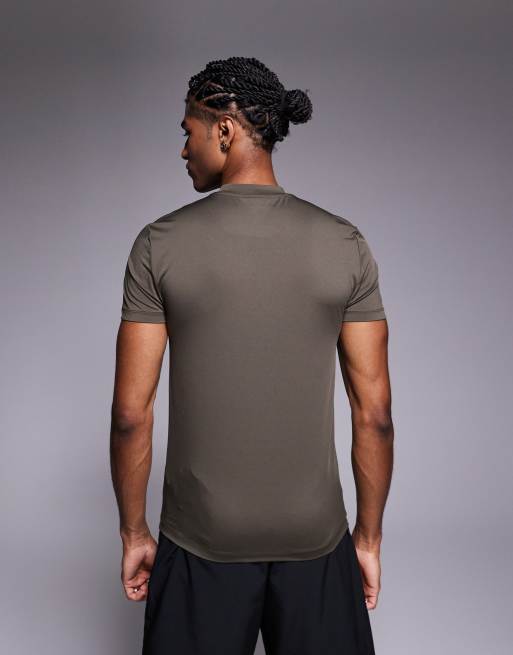 4505 Icon muscle fit training t-shirt with quick dry in khaki