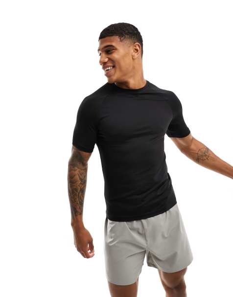 4505 - Icon - Muscle-fit trainingsshirt van sneldrogend materiaal in zwart - view 1